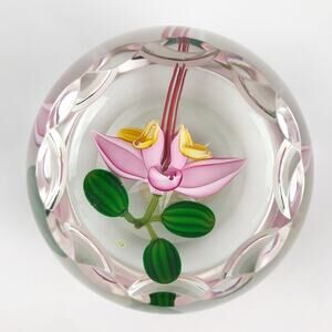 Perthshire 1987C Theobroma Cacao Flower Scallop Faceted Lampwork Paperweight COA